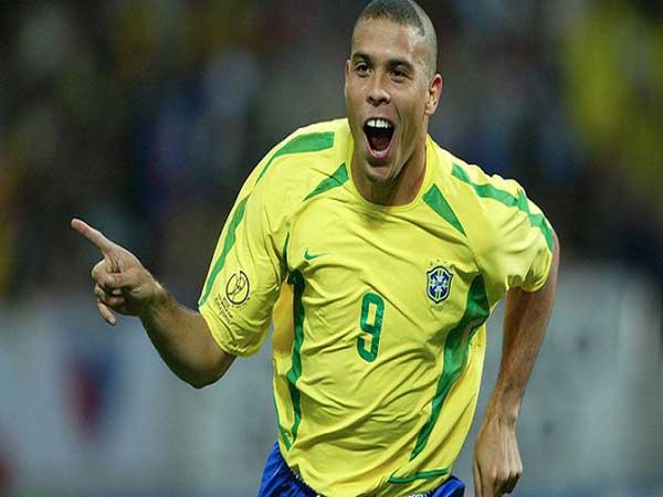 Cầu thủ Ronaldo béo là ai?