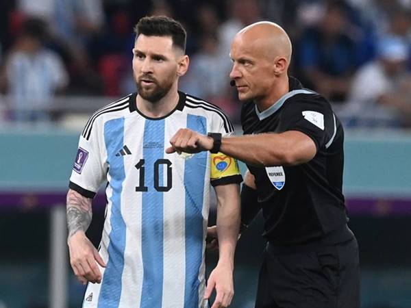 Những tiêu chuẩn để trở thành một trọng tài FIFA Những tiêu chuẩn để trở thành một trọng tài FIFA