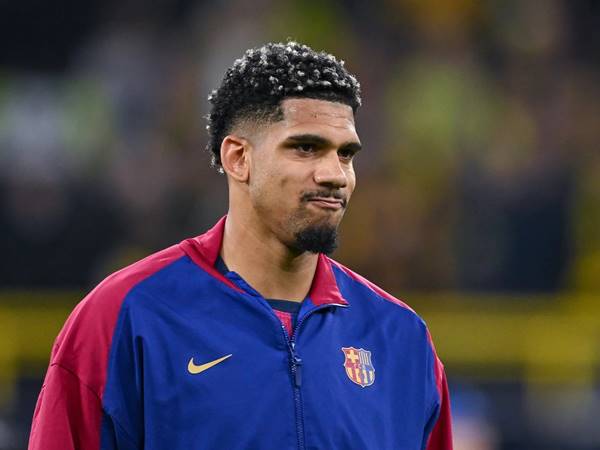 Tin Barca 28/5: Ronald Araujo cam kết gắn bó tại Camp Nou
