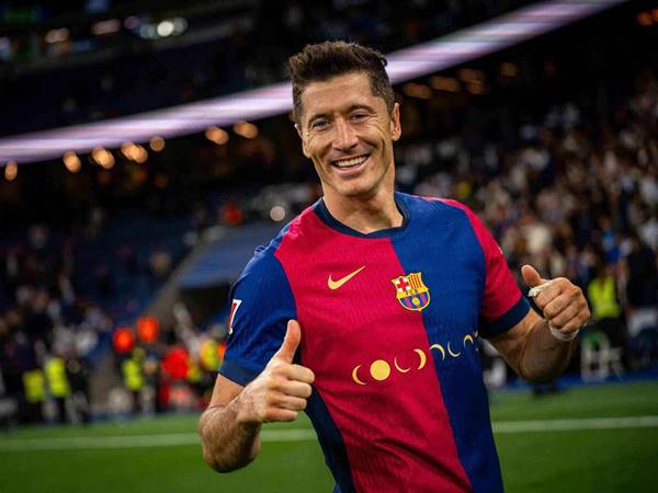 Tin Barca 19/8: Barcelona cân nhắc gia hạn với Lewandowski