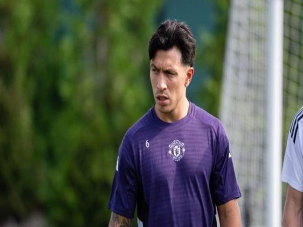 Tin MU 24/10: Cuộc chiến đau đầu nơi hàng thủ