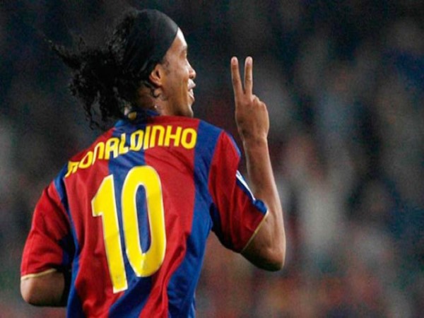 Số áo Ronaldinho ở Barca khi số 10 trở thành nghệ thuật Số áo Ronaldinho ở Barca khi số 10 trở thành nghệ thuật