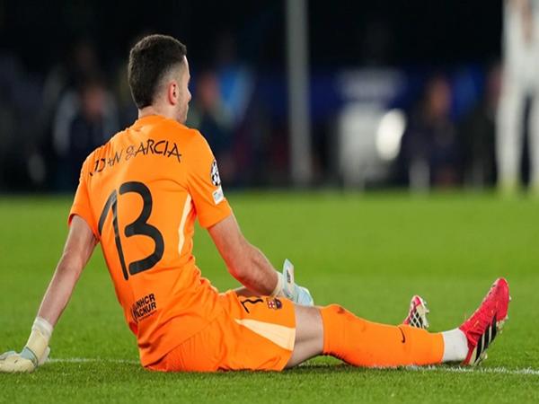 Tin Barca: Mất thủ môn Joan Garcia sau trận thắng