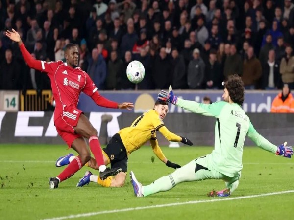 Tin NHA: Liverpool thua đội cuối bảng cú sốc tại Molineux