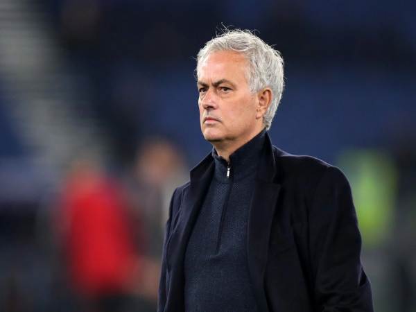Huấn luyện viên Jose Mourinho: “Người đặc biệt” của bóng đá thế giới